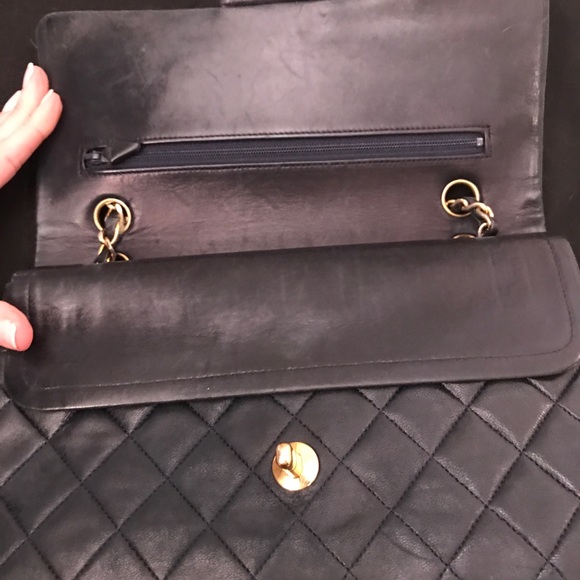 Chanel double flap navy lambskin bag - Picture 6 of 8